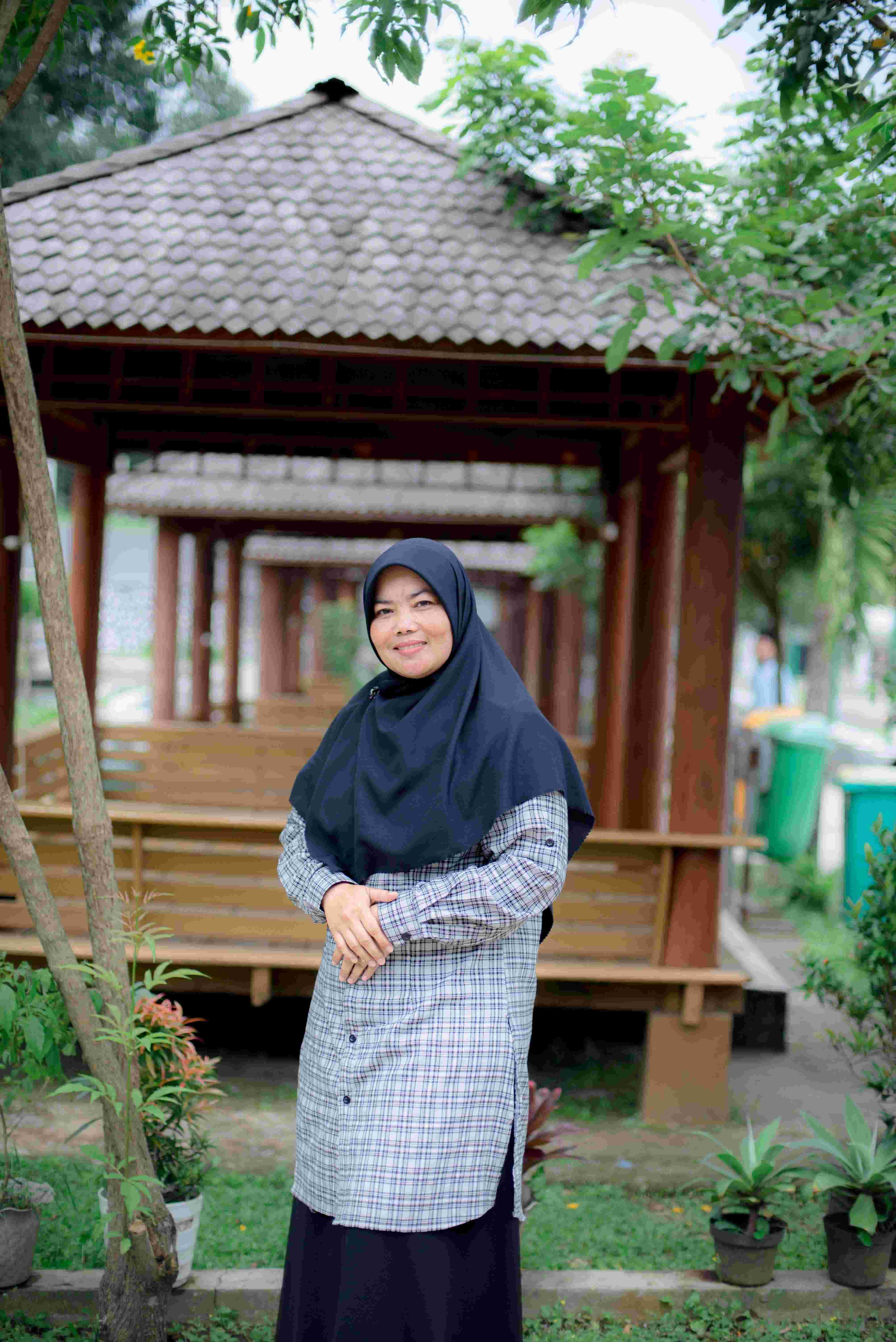 Euis Sarifah, S.Pd.
